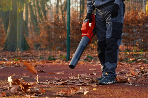 how much dnb does electric leaf blower produce